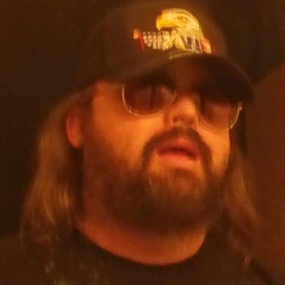 Profile Picture of Mike Summers (@mikesummers1364) on Poshmark