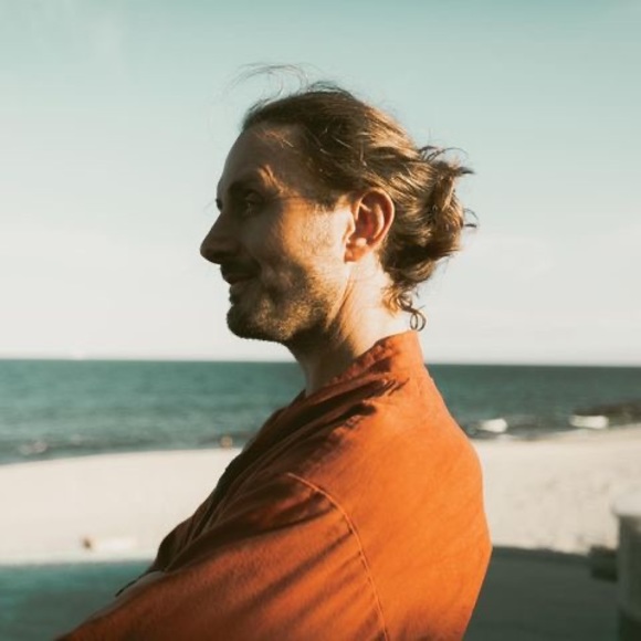 Profile Picture of Danny Musengo (@dannymusengo) on Poshmark