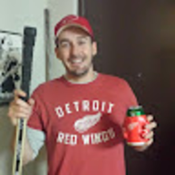 Profile Picture of Chris Otis (@otis1027) on Poshmark