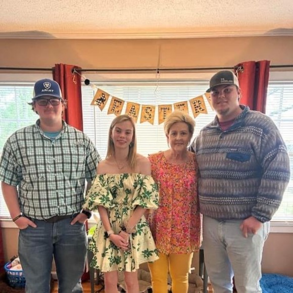 Profile Picture of Pam Bryan (@pambryan176) on Poshmark