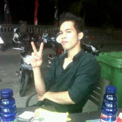 Profile Picture of Jon Bond (@JonyJanoe) on Twitter