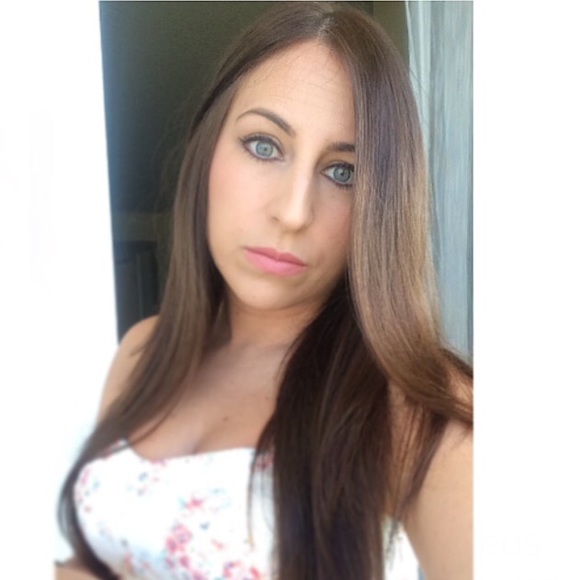 Profile Picture of Christina Schiavo (@christina33190) on Poshmark