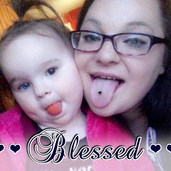 Profile Picture of Elizabeth Gleason (@hoops3131) on Poshmark