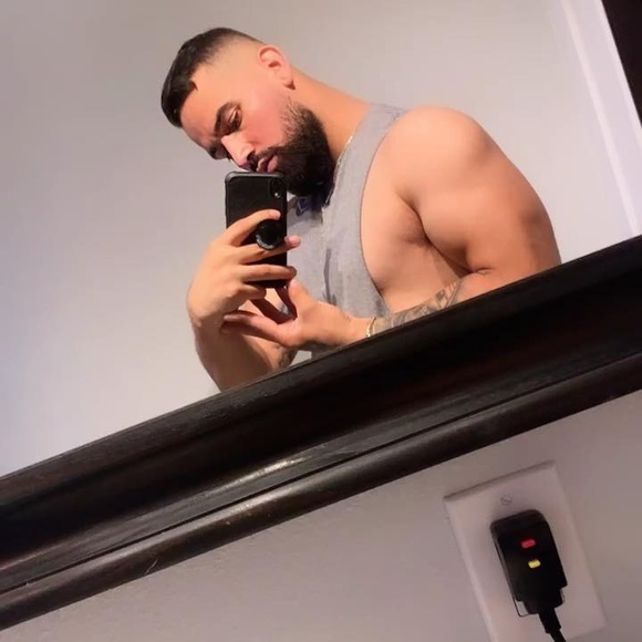 Profile Picture of Joey Moreno (@joey1994) on Poshmark