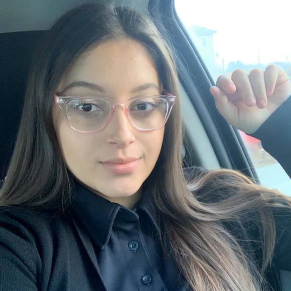 Profile Picture of Berta Munoz (@bertamunoz13) on Poshmark