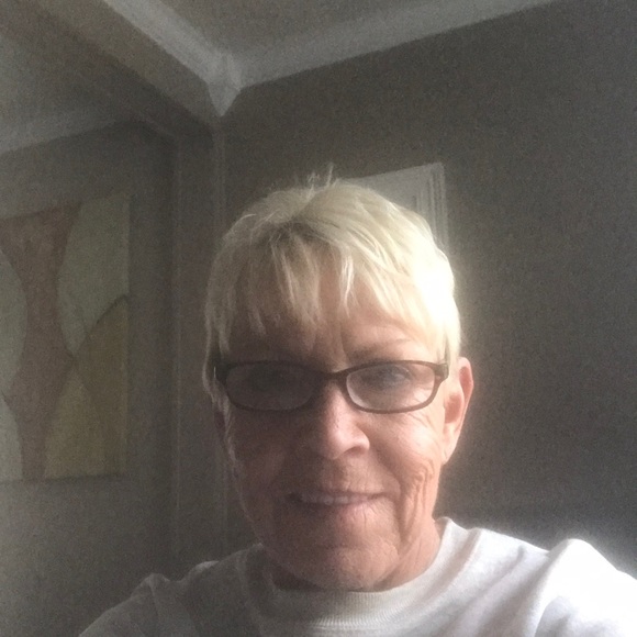 Profile Picture of Marcia Fox (@marcia_fox) on Poshmark