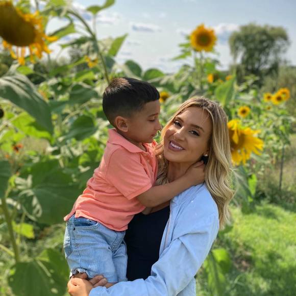 Profile Picture of Anna Wiegmann (@annawiegmann) on Poshmark