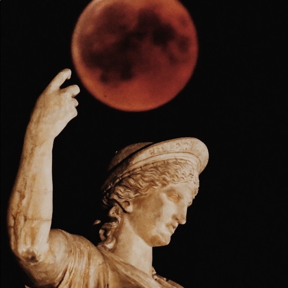 Profile Picture of Emma Labosky (@emmalabosky) on Poshmark