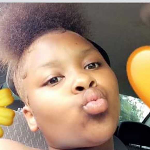Profile Picture of Onami Hellems (@1123486) on Poshmark