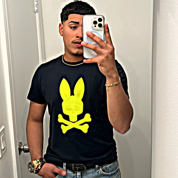 Profile Picture of Kevin Valle (@kevinvalle813) on Poshmark