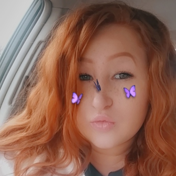 Profile Picture of Krystal Lecroy (@krystallecroy) on Poshmark
