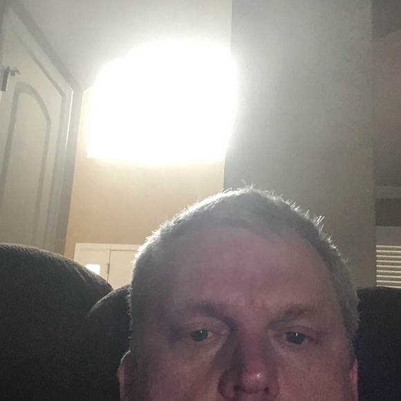 Profile Picture of Chuck Thompson (@chuckt1964) on Poshmark