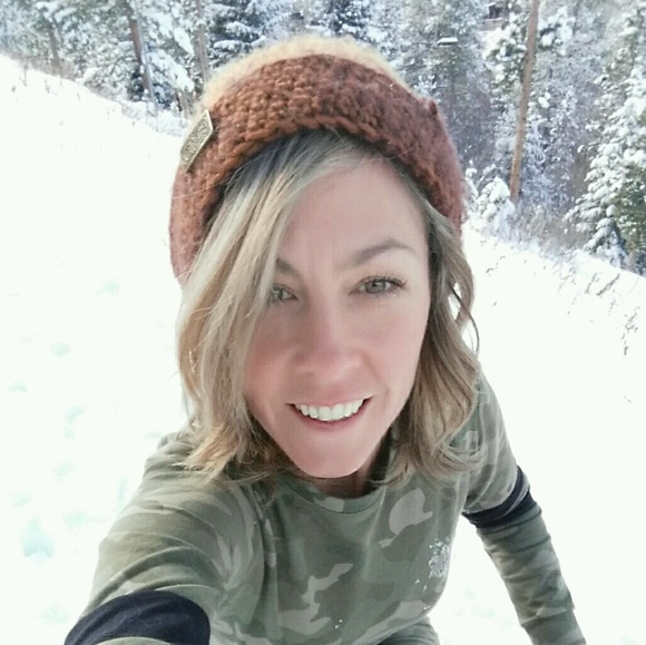 Profile Picture of Shannon Wehner (@shannonwehner) on Poshmark