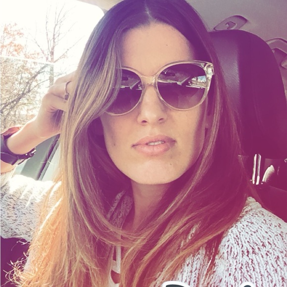 Profile Picture of Daniella Kalin (@danimason1205) on Poshmark