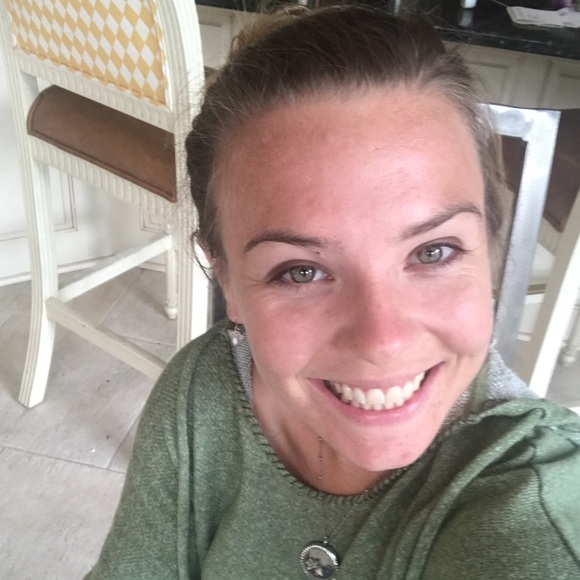 Profile Picture of Morgan Verrone (@mperry7793) on Poshmark