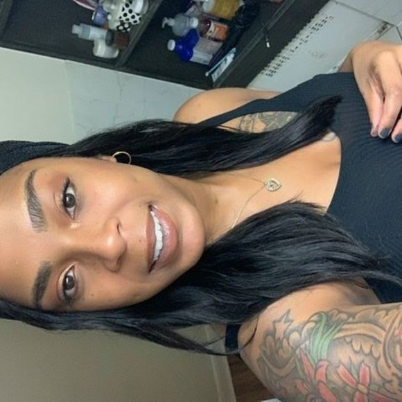 Profile Picture of Calise James (@babyhendrixx23) on Poshmark