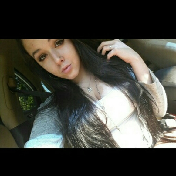 Profile Picture of Julia Cave (@juliacave) on Poshmark