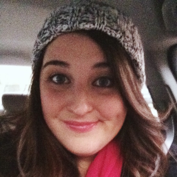 Profile Picture of Christina Carmack (@cheather05) on Poshmark