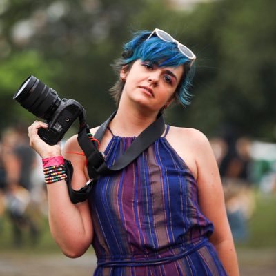 Profile Picture of Kate Scott ★ (@KateinGlasses) on Twitter