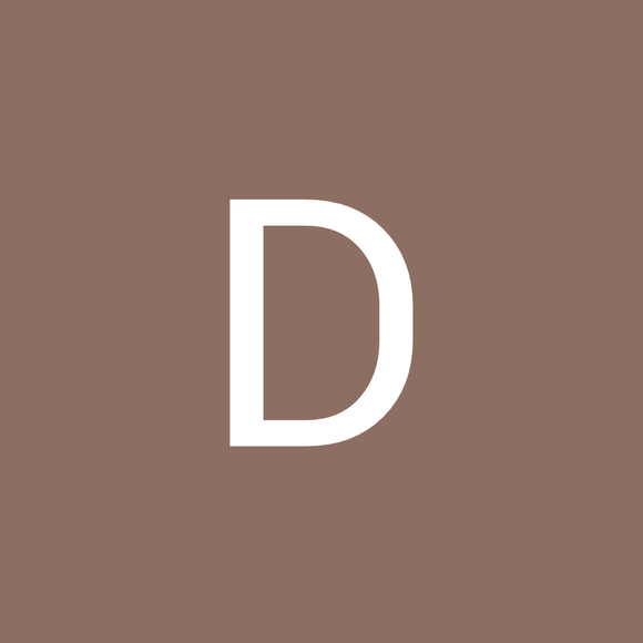 Profile Picture of Danielle Everhart (@danielleever567) on Poshmark