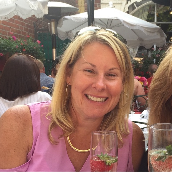 Profile Picture of Cary Hollabaugh (@hollabaughc) on Poshmark