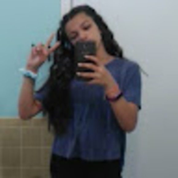 Profile Picture of Charlotte Claspill (@cclaspill) on Poshmark