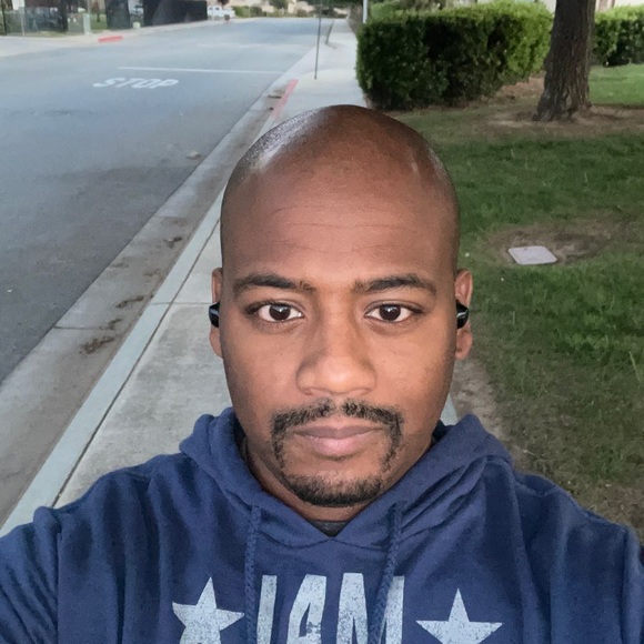 Profile Picture of Kristian James (@kristianjames) on Poshmark