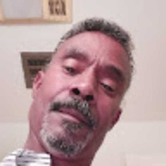 Profile Picture of Donnell Thompson (@donnellt715) on Poshmark