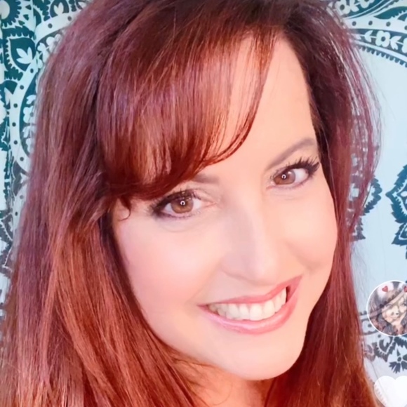 Profile Picture of Brendalynn Eustice (@tinker0bella) on Poshmark