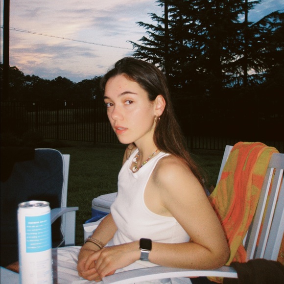 Profile Picture of Victoria Eigerd (@eigerd) on Poshmark