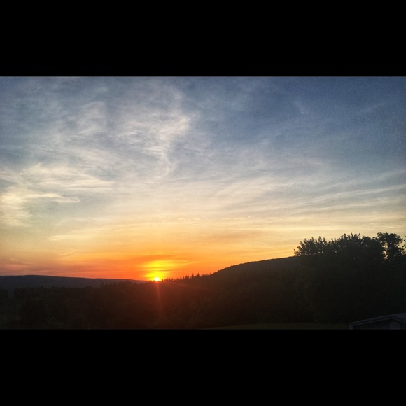 Amy Hilligus - Poshmark Profile Picture of Amy Hilligus (@amyhilligus) on Poshmark