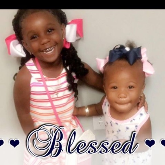 Profile Picture of Roberta Lloyd (@lovingmykell01) on Poshmark
