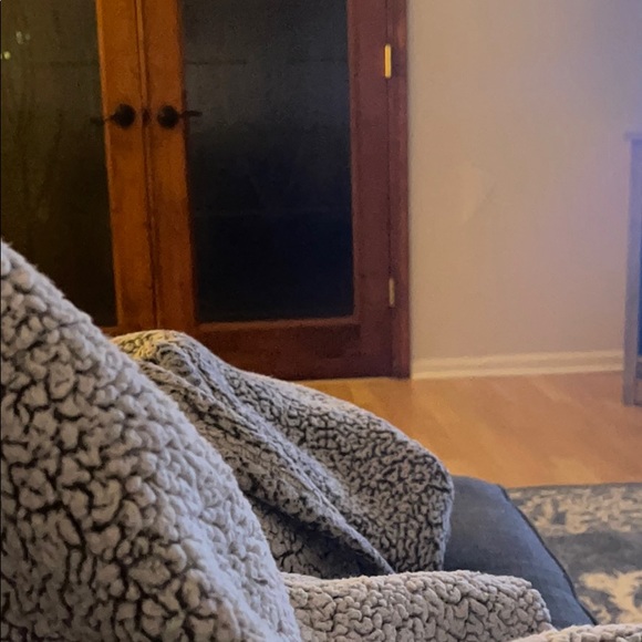 Profile Picture of Joshua Cohen (@joshuacohen797) on Poshmark