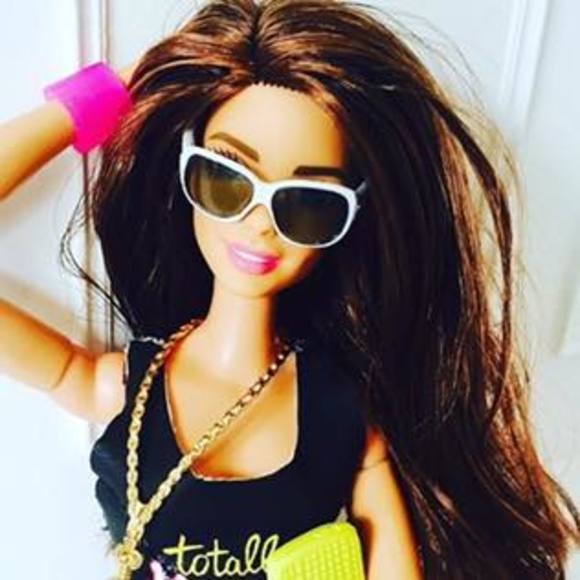 Profile Picture of Barbie Axtell (@barbieaxtell) on Poshmark