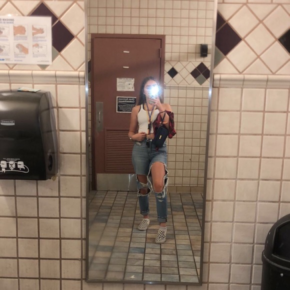 Profile Picture of Adrianna Case (@adriannacase) on Poshmark
