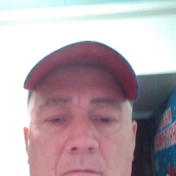 Profile Picture of Chuck Rupp (@ruppchuck) on Poshmark