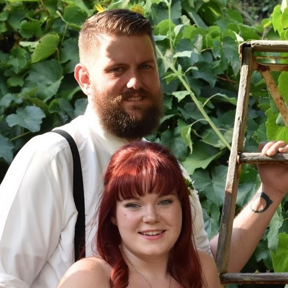 Kate Dammann - Poshmark Profile Picture of Kate Dammann (@katedammann) on Poshmark