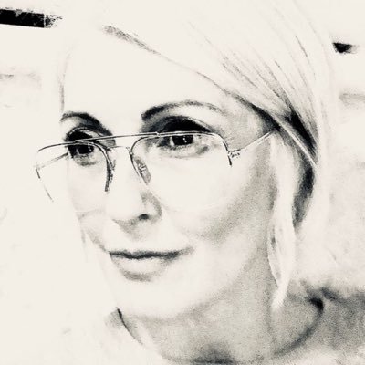 Profile Picture of Louise Sinclair (@louisesinclair) on Twitter