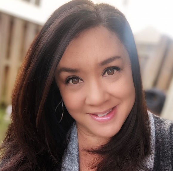 Profile Picture of Chrissy Sobrino (@ckingscrowva) on Poshmark