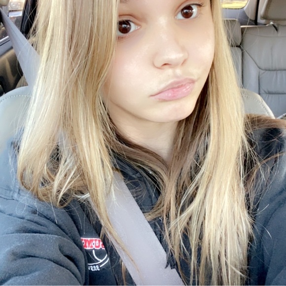 Profile Picture of Molly Breidinger (@mollybreidinger) on Poshmark