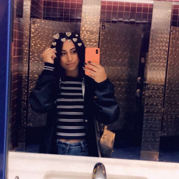 Profile Picture of Lizeth Pineda (@lizethpineda_) on Poshmark