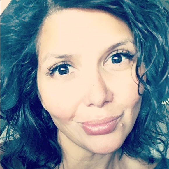 Profile Picture of Claudia Clark (@babymac1130) on Poshmark