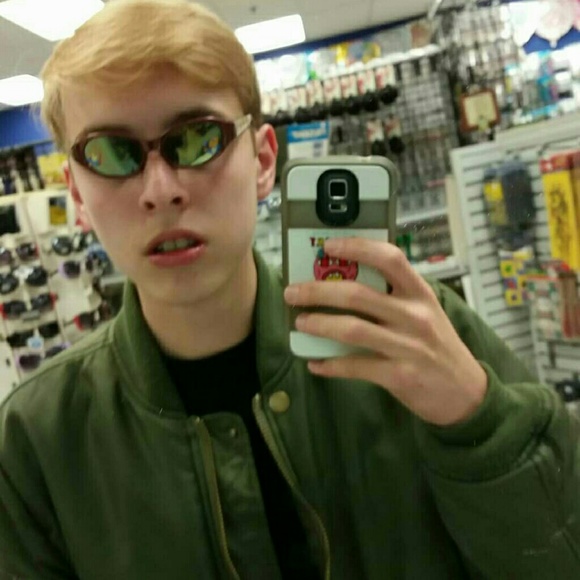 Mike Drummond - Poshmark Profile Picture of Mike Drummond (@mikedrumm22) on Poshmark