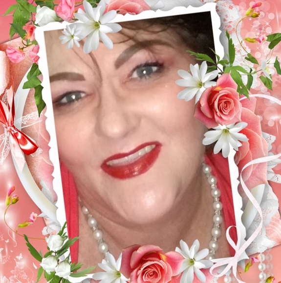 Profile Picture of Melanie Moers (@moersmelanie) on Poshmark