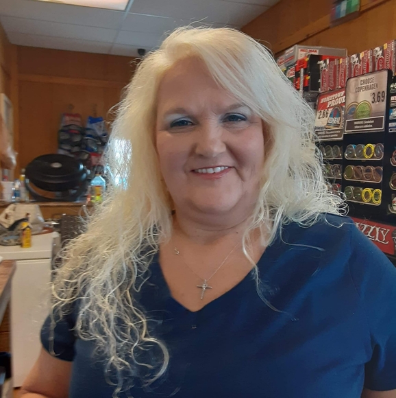 Profile Picture of Paula Reece (@paulaturtle) on Poshmark