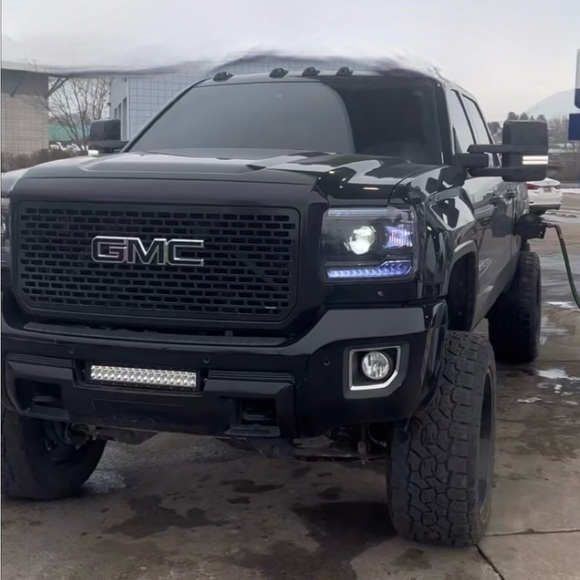 Profile Picture of Jacob Meadows (@goatlevel9901) on Poshmark