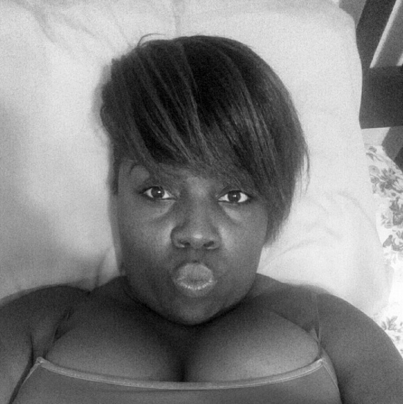Profile Picture of Shanai Eggleton (@shanai90) on Poshmark