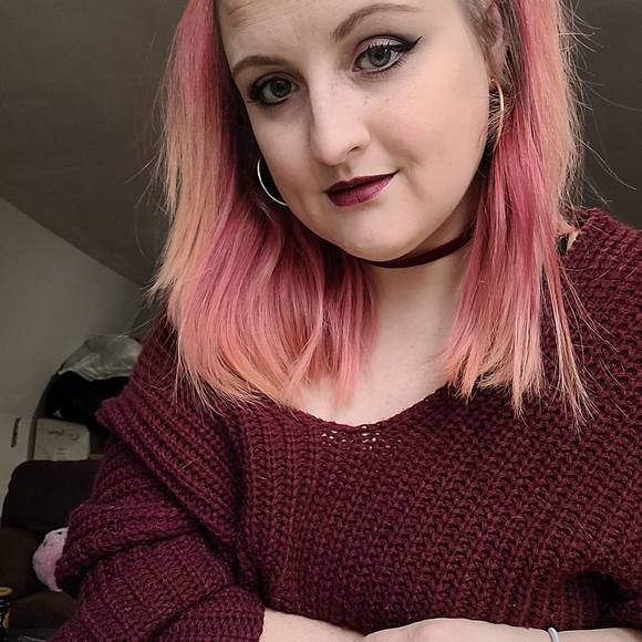 Profile Picture of Kayla Hutnik (@khutnik) on Poshmark