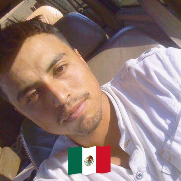 Profile Picture of Lorenzo Botello (@lorenzobotello) on Poshmark
