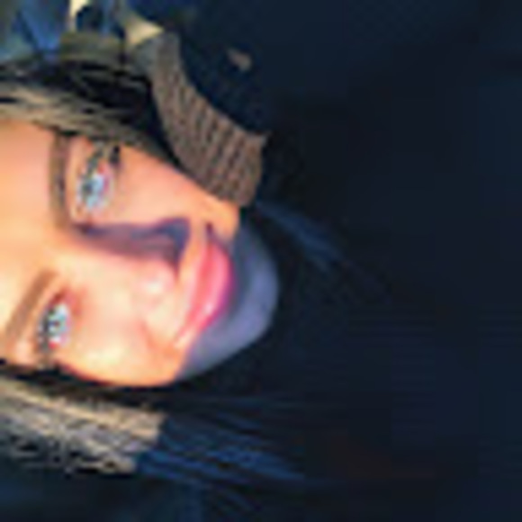 Profile Picture of Hannah Callaway (@hannah_callaway) on Poshmark